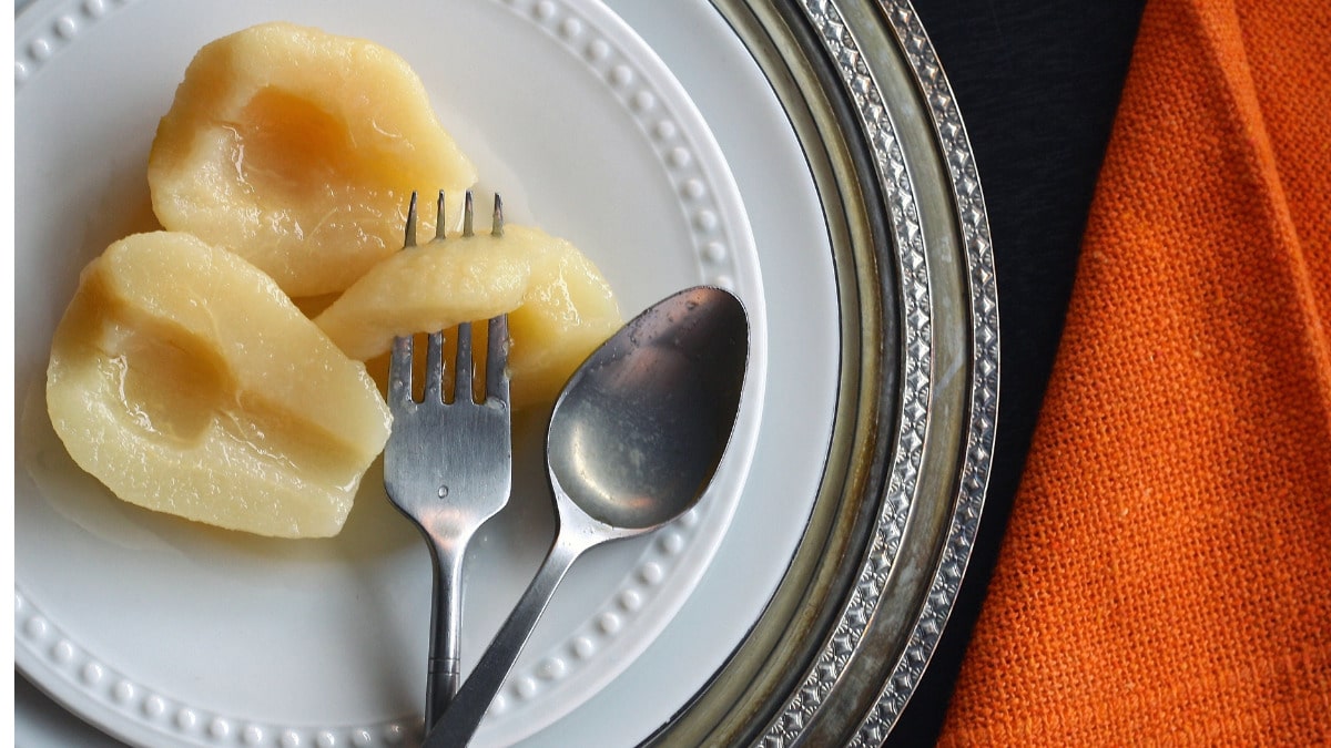 12 Surprising Health Benefits of Pears: A Nutrient-Rich Fruit for Holistic Well-being